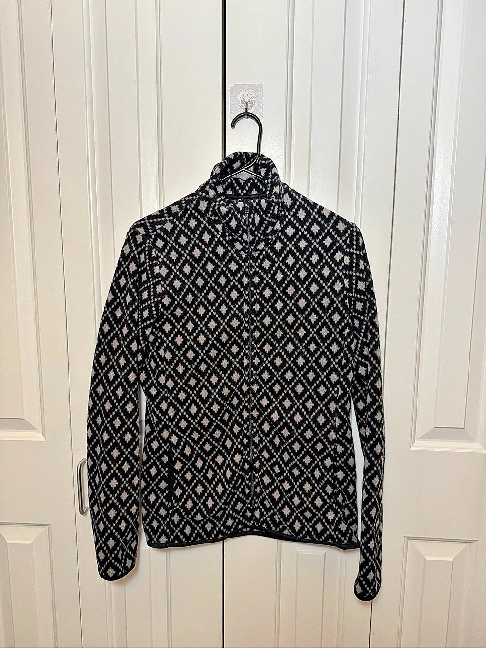 UNIQLO Geometric Zip Up Fleece Black & Gray XL